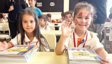 Öğrenciler Bilim Şenliğinde Projelerini Sergiledi