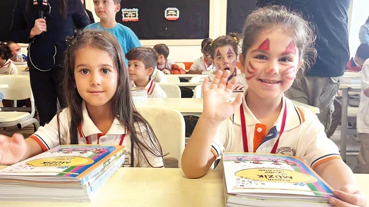 Öğrenciler Bilim Şenliğinde Projelerini Sergiledi